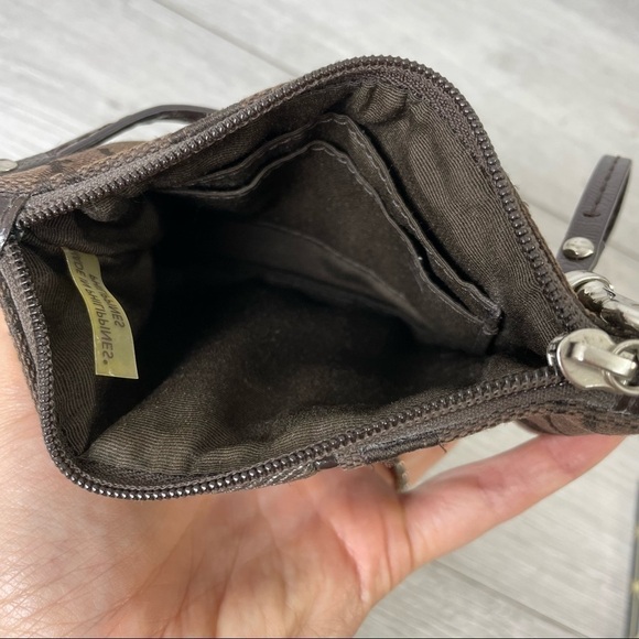 𝅺coach Signature C Small Brown Wristlet - Picture 4 of 6